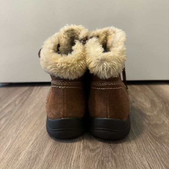 Earth Origins Crowley Women’s Suede Ankle Boots - Picture 3 of 6